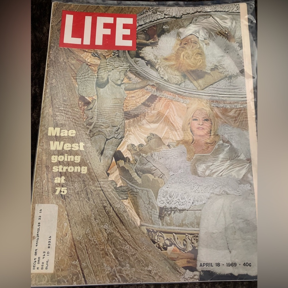 Vintage LIFE Magazine - April 18, 1969